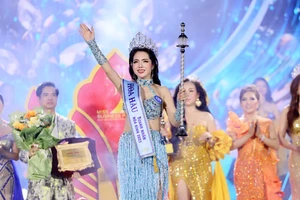 Nguyễn Thị Thu Hiền đăng quang Hoa hậu Doanh nhân Hoà bình 2025