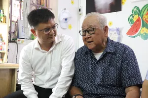 Lãnh đạo TP.HCM thăm và tri ân các nghệ sĩ