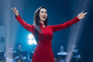 Ca sĩ Võ Hạ Trâm góp doanh thu từ MV 'Nguyện là người Việt Nam’ cho quỹ vì người nghèo