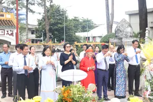 Phó Bí thư Thành ủy Đặng Minh Thông dự lễ giỗ Đức Tả quân Lê Văn Duyệt