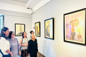 Họa sĩ Ngọc Mai trở lại với triển lãm tranh lụa 'Chinh phụ ngâm'