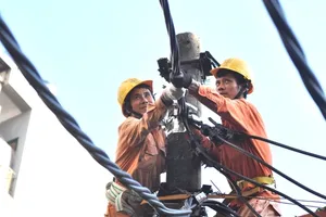 Ngành điện cam kết cấp điện ổn định mùa nắng nóng