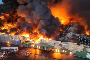 Đại sứ quán Việt Nam tại Ba Lan thông tin về vụ cháy tại Trung tâm thương mại lớn ở Vacsava