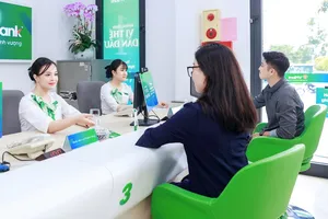 Ngân hàng dồn dập nâng lãi suất huy động, lo chi phí vay tiền gia tăng