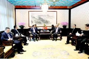 Bộ trưởng Bộ Ngoại giao Việt Nam hội kiến Bộ trưởng Bộ Ngoại giao Trung Quốc 