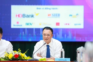 Lý do nhà đầu tư nước ngoài bán ròng hơn 50.000 tỷ đồng