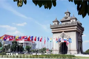 Thủ tướng Chính phủ lên đường dự Hội nghị Cấp cao ASEAN lần thứ 44, 45 tại Lào