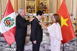 Chủ tịch nước Lương Cường được trao Huân chương Mặt trời Peru cấp Đại Thập tự 