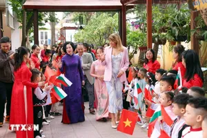 Phu nhân Chủ tịch nước và Phu nhân Tổng thống Bulgaria thăm Trường Mầm non Việt - Bun 