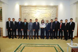 Thứ trưởng Bộ Ngoại giao Lê Thị Thu Hằng thăm, làm việc tại Campuchia