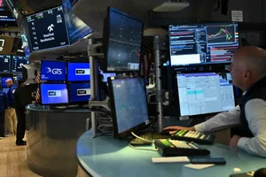 Chứng khoán Mỹ, các loại tiền kỹ thuật số đồng loạt sụt rất mạnh