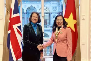 Thứ trưởng Bộ Ngoại giao Lê Thị Thu Hằng gặp Quốc vụ khanh Bộ Ngoại giao Anh Catherine West