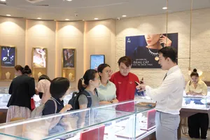 Mỹ - Trung Quốc lên lịch đối thoại về thương mại, giá vàng thế giới hạ nhiệt
