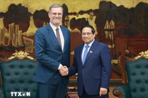 Thủ tướng Phạm Minh Chính tiếp Đại sứ Pháp tại Việt Nam Olivier Brochet