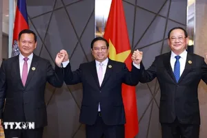 Thủ tướng Việt Nam - Campuchia - Lào bàn về sáng kiến '3 quốc gia, 1 điểm đến'
