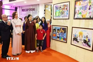 Phu nhân Tổng Bí thư Ngô Phương Ly và Tổng Giám đốc UNESCO Audrey Azoulay dự Triển lãm “Chúng tôi CÓ THỂ”