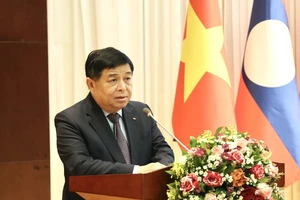 Phó Thủ tướng Lào kỳ vọng Việt Nam đứng số 1 về đầu tư tại Lào 