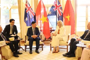 Trưởng Ban Tuyên giáo và Dân vận Trung ương Nguyễn Trọng Nghĩa làm việc với Toàn quyền Australia