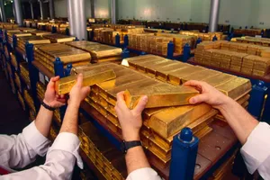 Giá vàng thế giới có thể tăng đến đâu sau 3 tuần lên mạnh?