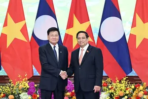 Thủ tướng hội kiến Tổng Bí thư, Chủ tịch nước Lào 