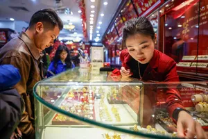 Nhận diện nguyên nhân giá vàng thế giới giảm mạnh