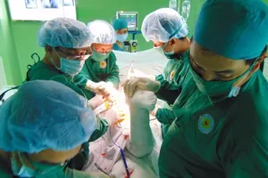 BV quận mổ khớp háng thành công cho cụ ông 98 tuổi