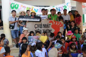 Người đàn ông 11 năm trao tặng hàng triệu quyển sách miễn phí cho trẻ em vùng cao