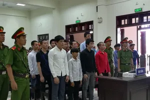 13 kẻ tham gia giết người, một bị đề nghị án chung thân