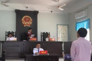 Cựu giảng viên đại học lừa tình được giảm 3 tháng tù