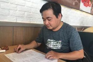 Thầy giáo cho học sinh diễn cảnh nóng muốn tòa xử sớm