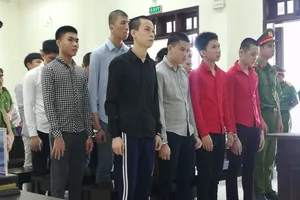 Đi trả thù không được, giết luôn người qua đường