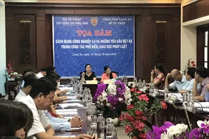 Tận dụng Facebook, Zalo... để đưa pháp luật đến gần dân