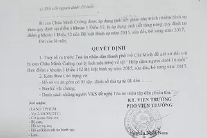 Cho bé gái xem phim đồi trụy rồi hiếp dâm