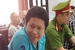 Kẻ 8 lần giao cấu với cháu bé bị 18 năm tù