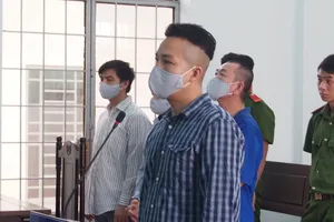 Nuốt bật lửa, báo bệnh rồi trốn khỏi nơi giam giữ