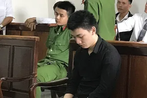 Ngồi tù vì 'yêu' bạn gái nhí 15 tuổi