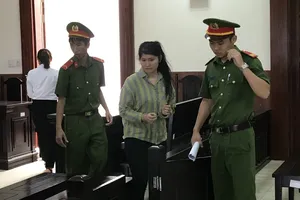 Siêu lừa được giảm án vì gia đình có công cách mạng 