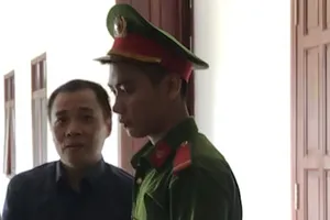 Bị cáo nói bị ép cung, tòa hoãn xử