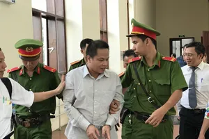 Hoãn xử vụ giết người ở vườn mãng cầu vì vắng điều tra viên