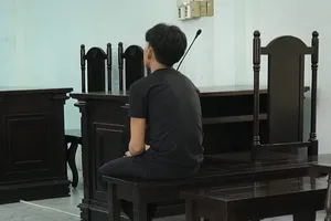 Lãnh án vì theo anh trai đi đánh nhau