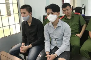 Lãnh án vì trộm xe máy, đâm bị thương công an