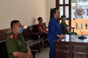Nữ bị cáo lãnh án sau khi chồng 'hờ' chạy thoát