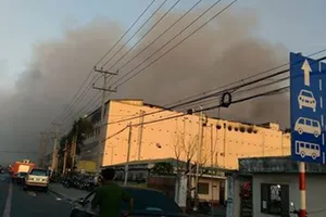 Diễn biến mới vụ cháy ở Cần Thơ: Lửa đang bùng trở lại