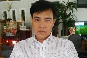  Xem xét đơn xin đi làm của Chi cục phó QLTT Sóc Trăng