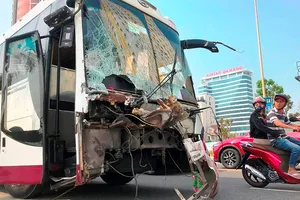 Xe khách gây tai nạn liên hoàn ở Đà Nẵng