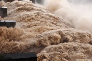 Chuyên gia mổ xẻ nguyên nhân trận lũ lịch sử ở Nam Trung Bộ