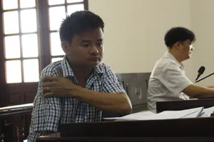 Vụ đòi đền cánh tay: Chuyển hồ sơ lên tòa cấp trên