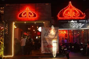 Từ 'lùm xùm' quán bar Buddha, đặt tên sao cho đúng?