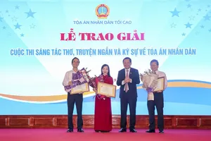 TAND Tối cao trao giải nhất cho bài thơ về thẩm phán