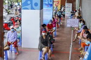 Gom hàng siêu thị để bán ra ngoài: Coi chừng bị phạt tù đến 15 năm